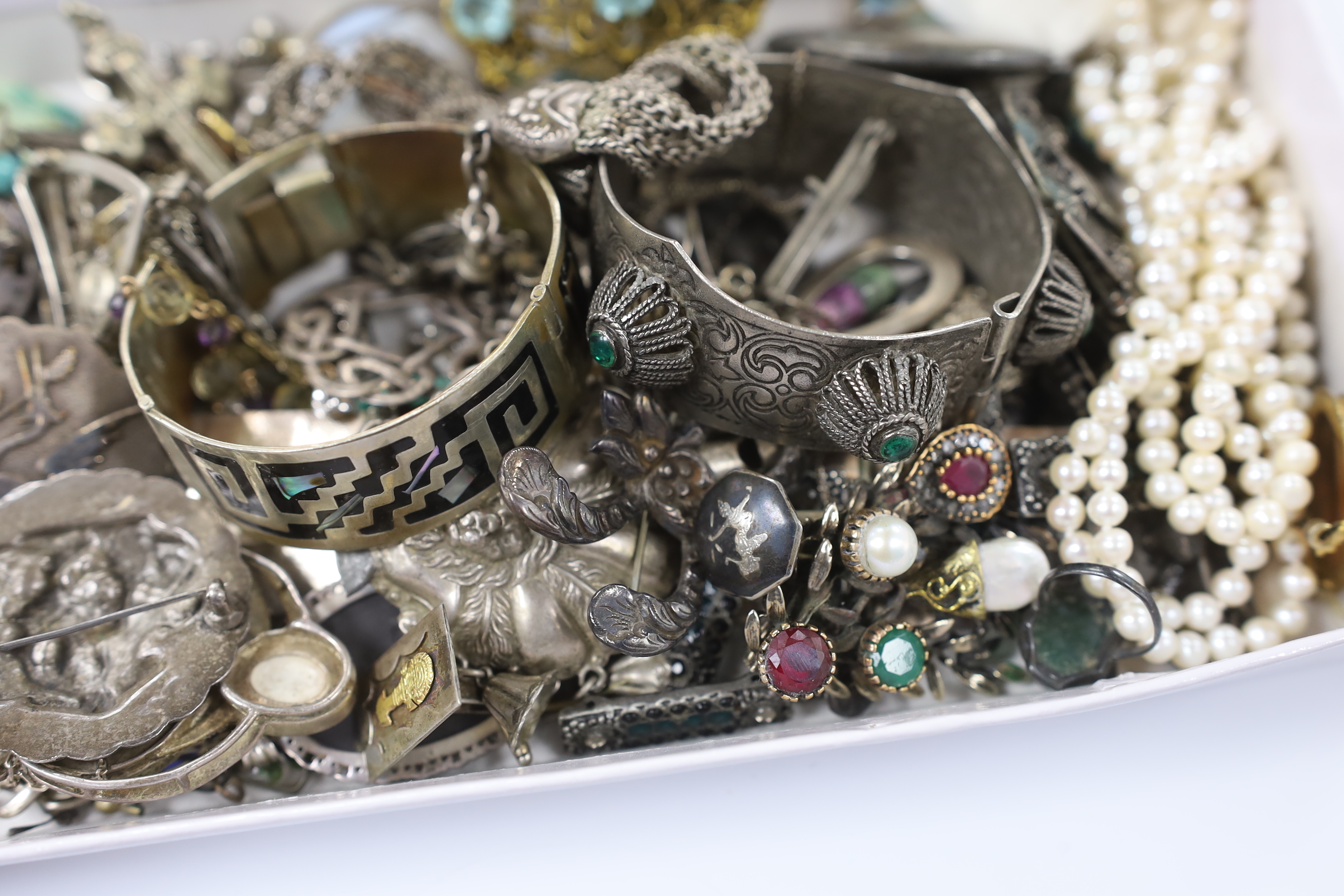 A quantity of 1940's and later costume, 925, white metal and silver jewellery, including bangles, brooches, bracelets, thimbles etc.